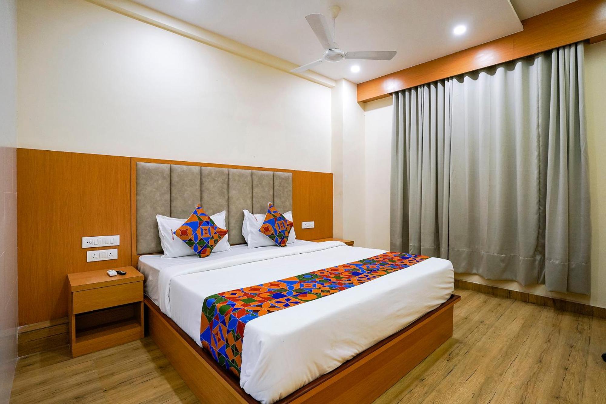 Fabhotel 7 Square - Nr Bkc Мумбаи Экстерьер фото