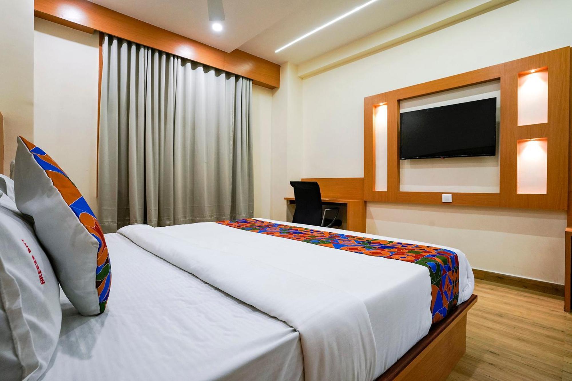 Fabhotel 7 Square - Nr Bkc Мумбаи Экстерьер фото